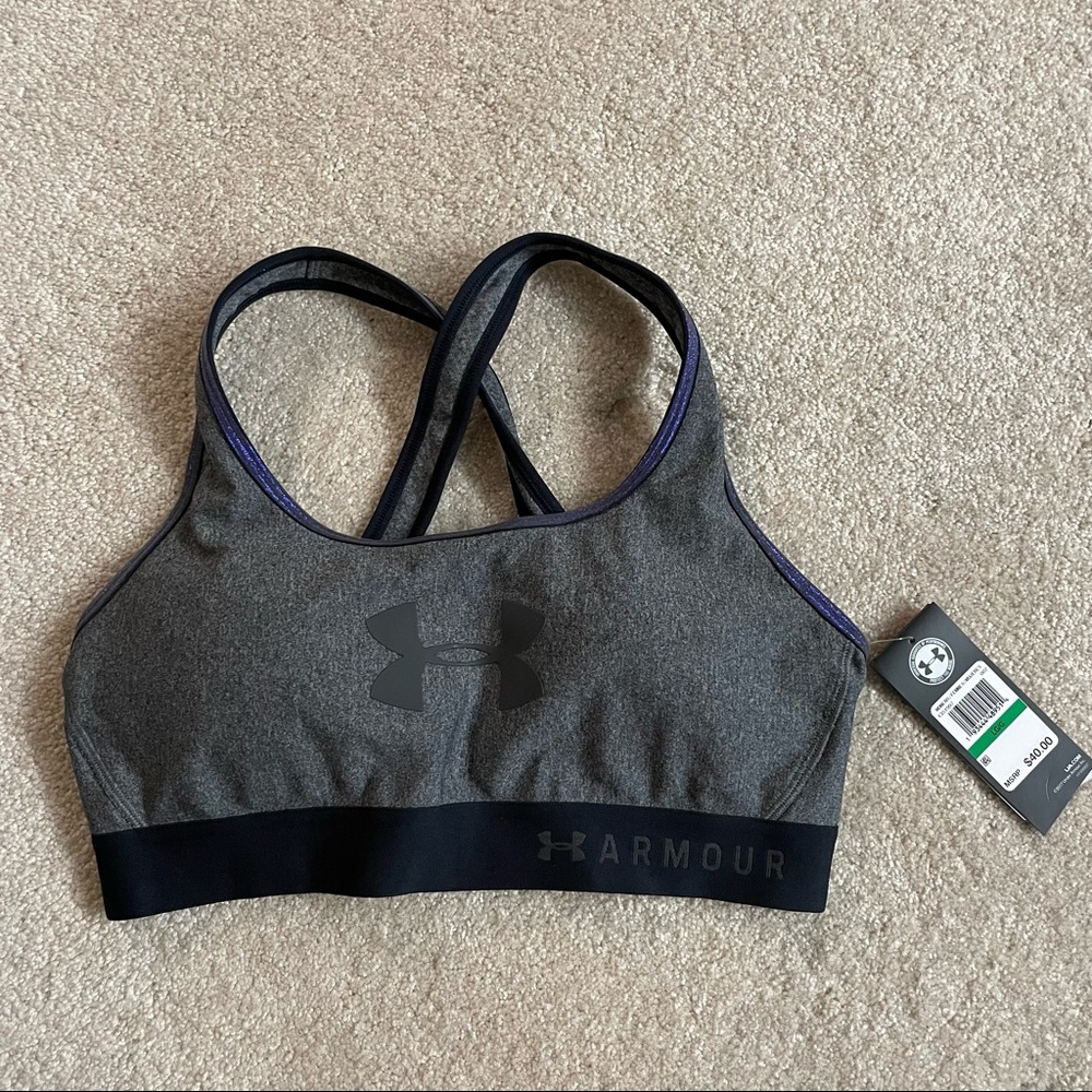 Under armor medium support sports bra in large